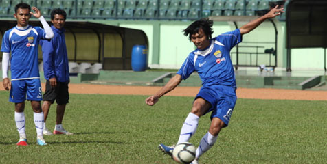 Asri Akbar Masuk Jajaran 100