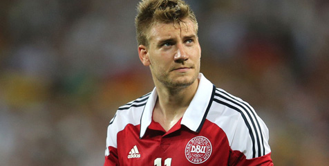 Nyupir Sambil Mabuk, Bendtner Dibekukan Timnas Nyupir Sambil Mabuk, Bendtner Dibekukan Timnas