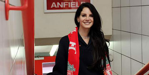 Terpukau Anfield, Lana Del Rey Putuskan Jadi Liverpudlian Terpukau Anfield, Lana Del Rey Putuskan Jadi Liverpudlian