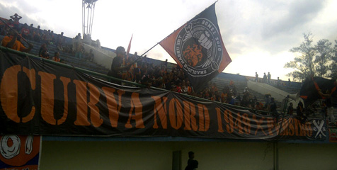 Meski Persibo Kalah, Curva Nord 1949 dan Boromania Tetap Setia Meski Persibo Kalah, Curva Nord 1949 dan Boromania Tetap Setia