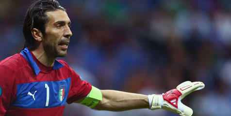 Buffon Dukung Totti Kembali Ke Timnas Buffon Dukung Totti Kembali Ke Timnas