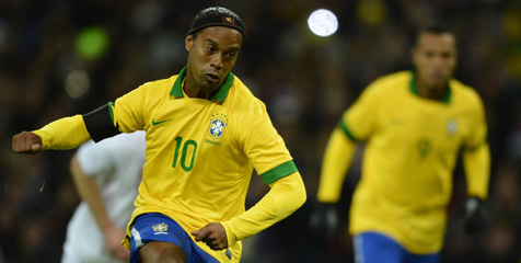 Scolari Tak Yakin Dengan Duet Kaka-Ronaldinho Scolari Tak Yakin Dengan Duet Kaka-Ronaldinho
