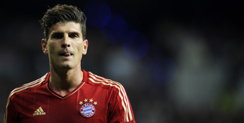 Mario Gomez Diragukan Turun Lawan Juve Mario Gomez Diragukan Turun Lawan Juve