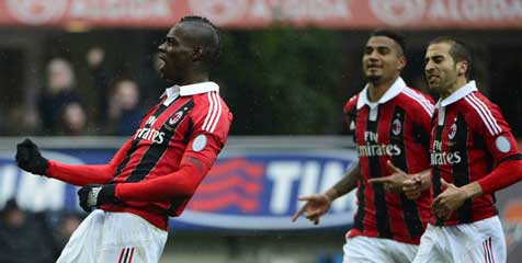 Seedorf Optimis Balotelli Akan Beri Kejayaan Bagi Milan Seedorf Optimis Balotelli Akan Beri Kejayaan Bagi Milan