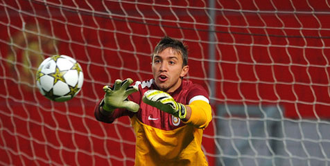 Muslera Kembali Masuk Radar Arsenal Muslera Kembali Masuk Radar Arsenal