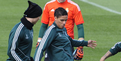 Varane Santai Jelang Laga Kontra Galatasaray Varane Santai Jelang Laga Kontra Galatasaray