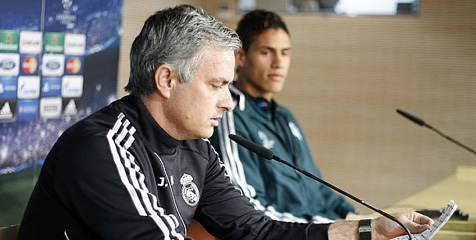 Mourinho 'Hajar' Jurnalis Dalam Konpers Mourinho 'Hajar' Jurnalis Dalam Konpers
