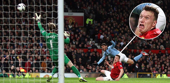 Parade Foto Ekspresi Lucu Phil Jones Parade Foto Ekspresi Lucu Phil Jones