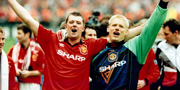 Video: Pertama Kali Saat MU Juara EPL Format Baru Video: Pertama Kali Saat MU Juara EPL Format Baru