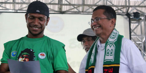 Saleh Mukadar Sempat Tawarkan Persebaya ke Dahlan Iskan Saleh Mukadar Sempat Tawarkan Persebaya ke Dahlan Iskan