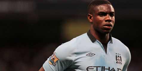 Kembali Merumput, Micah Richards 'Dibantai' Mancini Kembali Merumput, Micah Richards 'Dibantai' Mancini