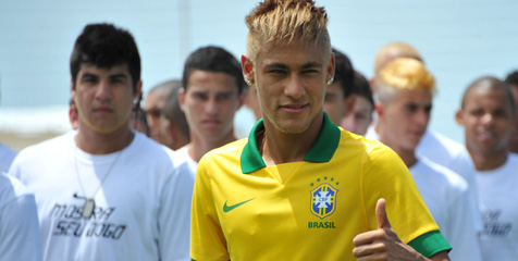 Rafael: Saya Ajak Neymar Gabung ke MU Rafael: Saya Ajak Neymar Gabung ke MU
