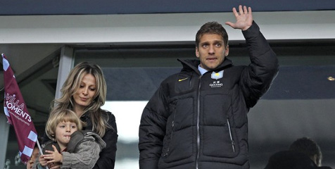 Stiliyan Petrov Umumkan Pensiun Dari Sepakbola Stiliyan Petrov Umumkan Pensiun Dari Sepakbola