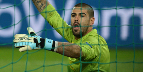 Presiden Barca Inginkan Valdes Bertahan Presiden Barca Inginkan Valdes Bertahan
