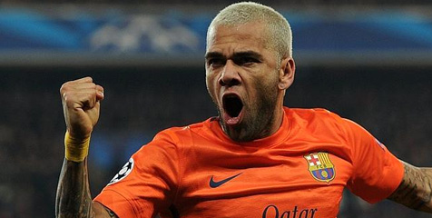 Alves: Siapa Bilang Barca Juara Dengan Mudah? Alves: Siapa Bilang Barca Juara Dengan Mudah?