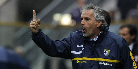 Donadoni Bakal Tangani Roma?