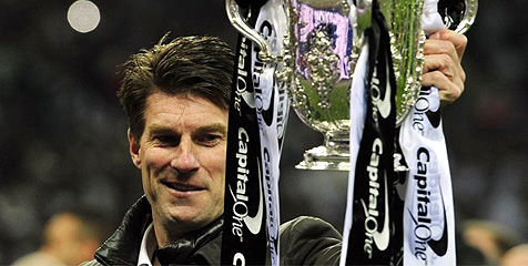 Michael Laudrup Bertahan di Swansea City
