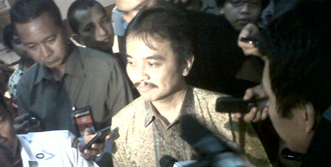 Menpora Mengeluh Anggaran 2013 Dipangkas Menpora Mengeluh Anggaran 2013 Dipangkas