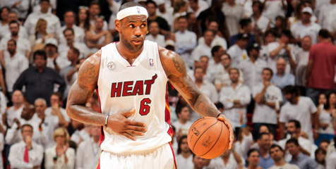 LeBron Menggebrak di Kuarter Tiga, Heat Bekuk Pacers LeBron Menggebrak di Kuarter Tiga, Heat Bekuk Pacers