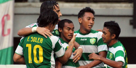 Review IPL: Persebaya Lanjutkan Tren Positif Review IPL: Persebaya Lanjutkan Tren Positif