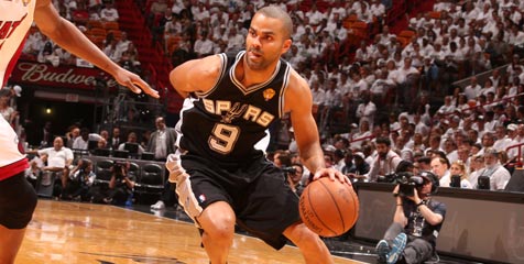 Spurs Menangi Laga Perdana Kontra Heat di Final NBA Spurs Menangi Laga Perdana Kontra Heat di Final NBA