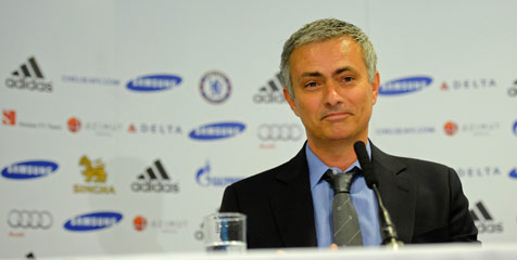 Mourinho: Rooney Harus Buat Dirinya Bahagia Mourinho: Rooney Harus Buat Dirinya Bahagia