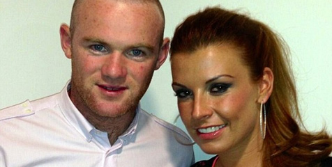 Rooney dan Sang Istri Tonton Konser Rihanna Rooney dan Sang Istri Tonton Konser Rihanna