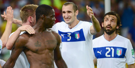 Balotelli Takjub Dapat 'Standing Ovation' Maracana Balotelli Takjub Dapat 'Standing Ovation' Maracana