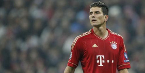 Pep Minta Mario Gomez Bertahan di Bayern Pep Minta Mario Gomez Bertahan di Bayern