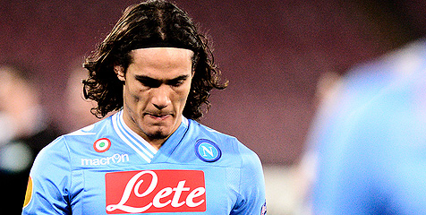 Cavani Tuding Napoli Menghargainya Terlalu Mahal