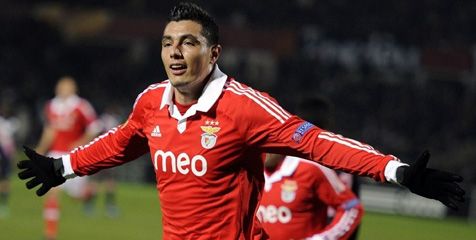 ManCity Ingin Gantikan Tevez Dengan Cardozo?