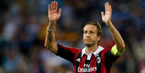 Grazie Capitano Ambrosini Grazie Capitano Ambrosini