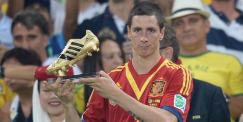 Tahiti 'Hadiahi' Torres Sepatu Emas di Brasil 2013 Tahiti 'Hadiahi' Torres Sepatu Emas di Brasil 2013