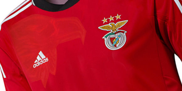 Detail Jersey: Benfica Home 2013-2014 Detail Jersey: Benfica Home 2013-2014