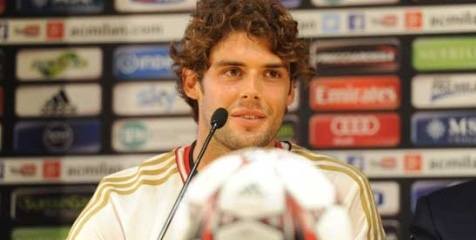 Andrea Poli Resmi Mendarat di Milan Andrea Poli Resmi Mendarat di Milan