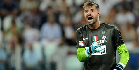 Storari Putuskan Bertahan di Juventus Storari Putuskan Bertahan di Juventus