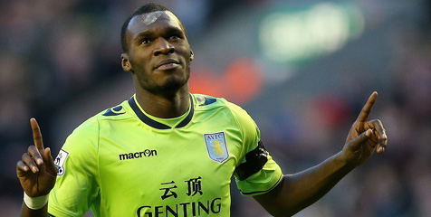 Hazard Ingin Benteke Menyusulnya ke Chelsea Hazard Ingin Benteke Menyusulnya ke Chelsea