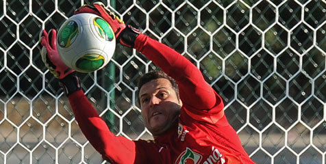 Arsenal Masih Berpeluang Membajak Julio Cesar Arsenal Masih Berpeluang Membajak Julio Cesar