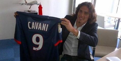 PSG Resmi Dapatkan Cavani