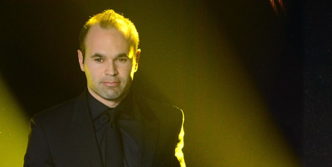 Fuentealbilla Resmikan Patung Perunggu Iniesta Fuentealbilla Resmikan Patung Perunggu Iniesta