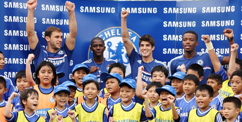Pemain Chelsea Berbagi Ilmu di Coaching Clinic Pemain Chelsea Berbagi Ilmu di Coaching Clinic