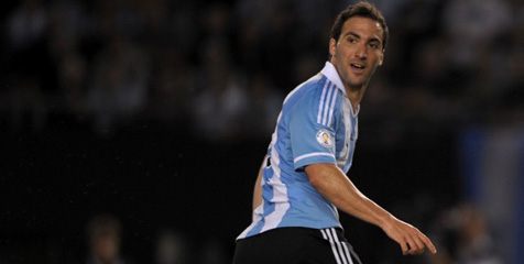 Napoli Resmi Rekrut Higuain Dari Real Madrid Napoli Resmi Rekrut Higuain Dari Real Madrid