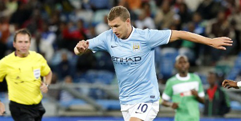 Dzeko Bahagia Antarkan Trofi Perdana City Musim Ini Dzeko Bahagia Antarkan Trofi Perdana City Musim Ini