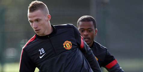 Buttner Tak Takut Kedatangan Baines di United Buttner Tak Takut Kedatangan Baines di United
