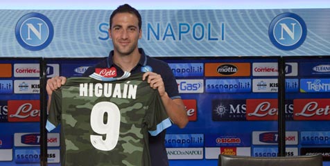 Higuain Tertarik Napoli Karena Maradona Higuain Tertarik Napoli Karena Maradona