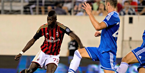 M'Baye Niang Beri Komitmen Untuk Milan M'Baye Niang Beri Komitmen Untuk Milan
