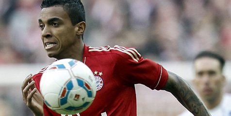 Barca Ramaikan Perburuan Luiz Gustavo Barca Ramaikan Perburuan Luiz Gustavo