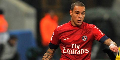 Keluar Dari PSG, Van Der Wiel Mendekat ke Inter? Keluar Dari PSG, Van Der Wiel Mendekat ke Inter?