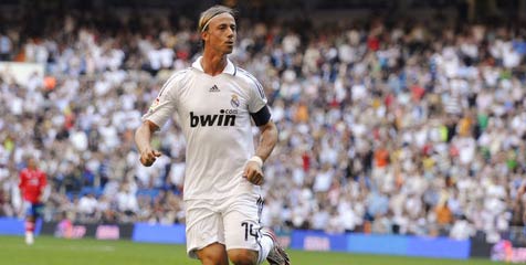 Guti: Messi Lebih Hebat Dari Ronaldo Guti: Messi Lebih Hebat Dari Ronaldo
