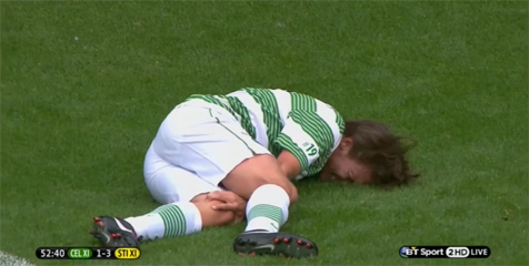 Cederai Personel One Direction, Agbonlahor Dihujani Teror Fans Cederai Personel One Direction, Agbonlahor Dihujani Teror Fans